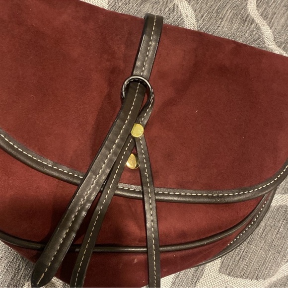 London Fog Newbury saddle bag purse - Picture 9 of 15